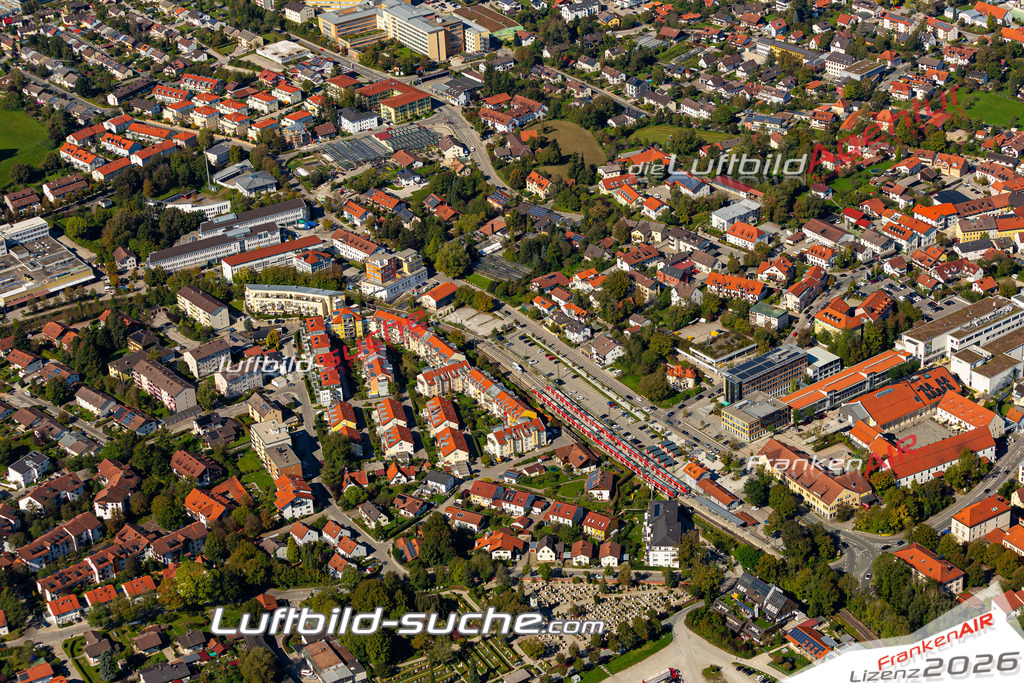 Aktuelles Luftbild von Bahnhof Ebersberg Kauf mit Lizenz / Bildrechten möglich- Die Luftaufnahme wurde 2021 mittels UL-Flugzeug erstellt ( keine Drohne ) - hochauflösende Kamera-Systeme von  Canon -Beste Qualität - Für grossformatige Ausdrucke geeignet. Die Geschenkidee !