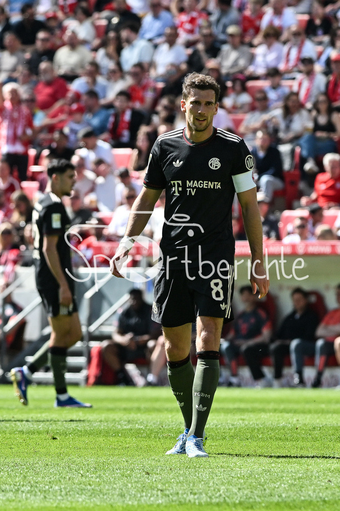 1. FSV Mainz 05 - FC Bayern München | MAINZ, GERMANY - 25. APRIL: im Bild Leon GORETZKA (FC Bayern Munich 8) / Einzelfoto / Freisteller während dem Bundesligamatch zwischen dem 1. FSV Mainz 05 und dem FC Bayern München am 31. Spieltag in der MEWA Arena / DFL REGULATIONS PROHIBIT ANY USE OF PHOTOGRAPHS AS IMAGE SEQUENCES AND/OR QUASI-VIDEO