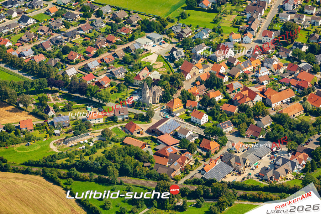 Luftaufnahme Reelsen Bad Driburg - Die Luftaufnahme wurde 2025 vom UL-Flugzeug heraus erstellt ( ohne Drohne ) - Hochauflösende Luftaufnahme - für professionelle Ausdrucke geeignet. Die Geschenkidee !Mit Lizenz und Bildrechte bestellbar