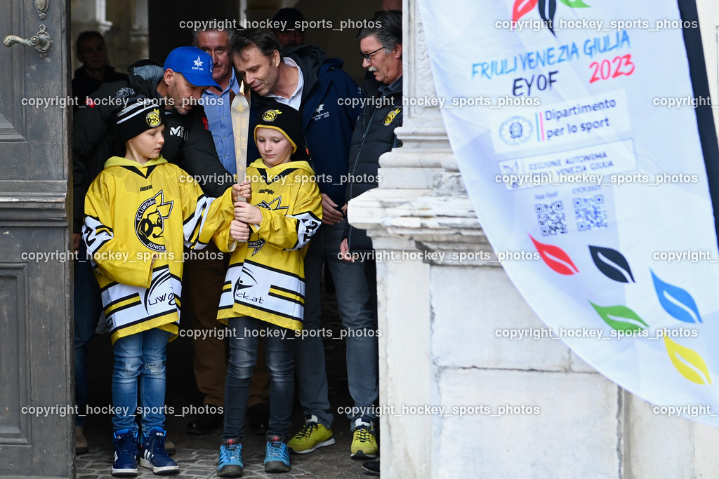 European Youth Olympic Festival EYOF 2023 Pressekonferenz | ÖSTERREICHISCHES OLYMPISCHES COMITÉ Christoph Sieber, Olympisches Feuer, Giuseppe Mion, Obmann EC Hornets Spittal Ludwig Zauchner, Jugendspieler EC Hornets Spittal