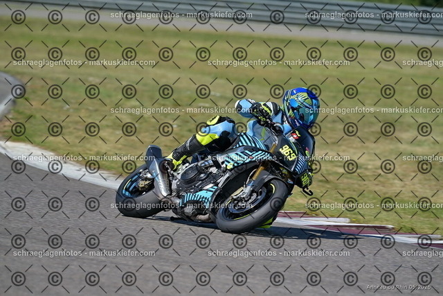 26BT02-0174 | markuskiefer.com - Realisiert mit Pictrs.com
