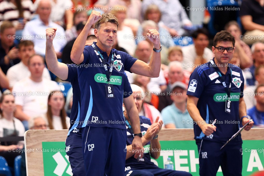 NH_HSVHamburg_TSVHannoverBurgdorf_HandballBundesliga_03092025 | Christian Prokop (Trainer, TSV Hannover Burgdorf) jubelt.Handball I Herren I Bundesliga (Daikin HBL) I Saison 2025-2026 I 2. Spieltag I HSV Hamburg - TSV Hannover-Burgdorf I 03.09.2025 I Sporthalle Hamburg