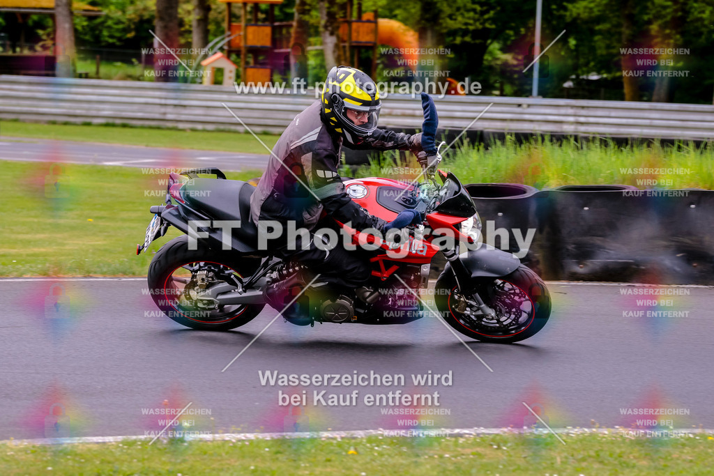 MotoTeamVBK-20539 | Hier findet Ihr Bilder von Touristenfahrten auf der Nürburgring Nordschleife oder von anderen Veranstaltungen die ich besucht habe. Viel Spass beim Durch Schauen 