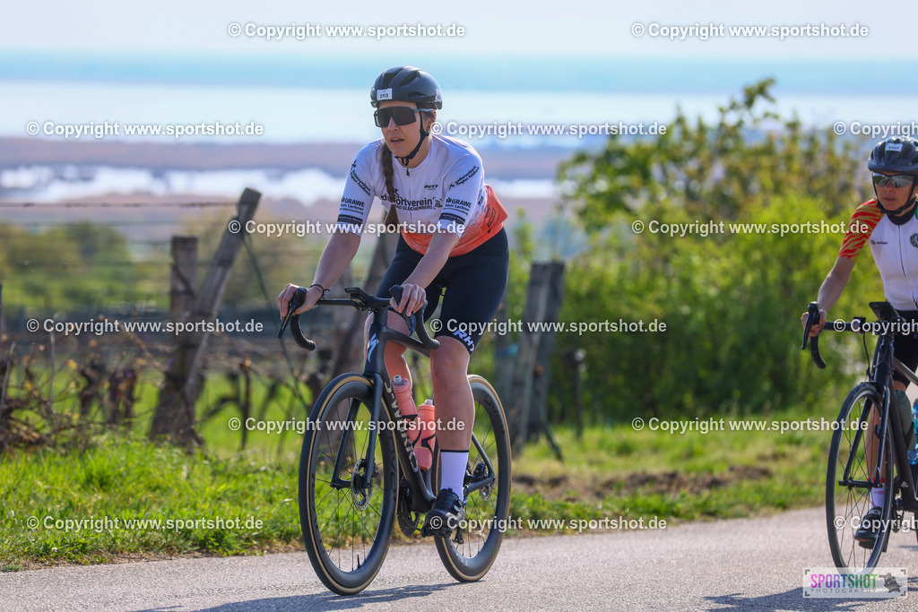 TRA_0361 | Neusiedlersee Radmarathon 2026@sportshot_your_pictrs #yourpictures#roadtowm2029 #nrm #neusiedlerseeradmarathon #neusiedlersee #neusiedlerseetourismus #burgenland #mörbisch #nrm26 #burgenlandtourismus #voglundco #poweredbyburgenlandtourismus #radsport #rad #marathon #ucigranfondo #visitburgenland #ucigranfondoworldseries