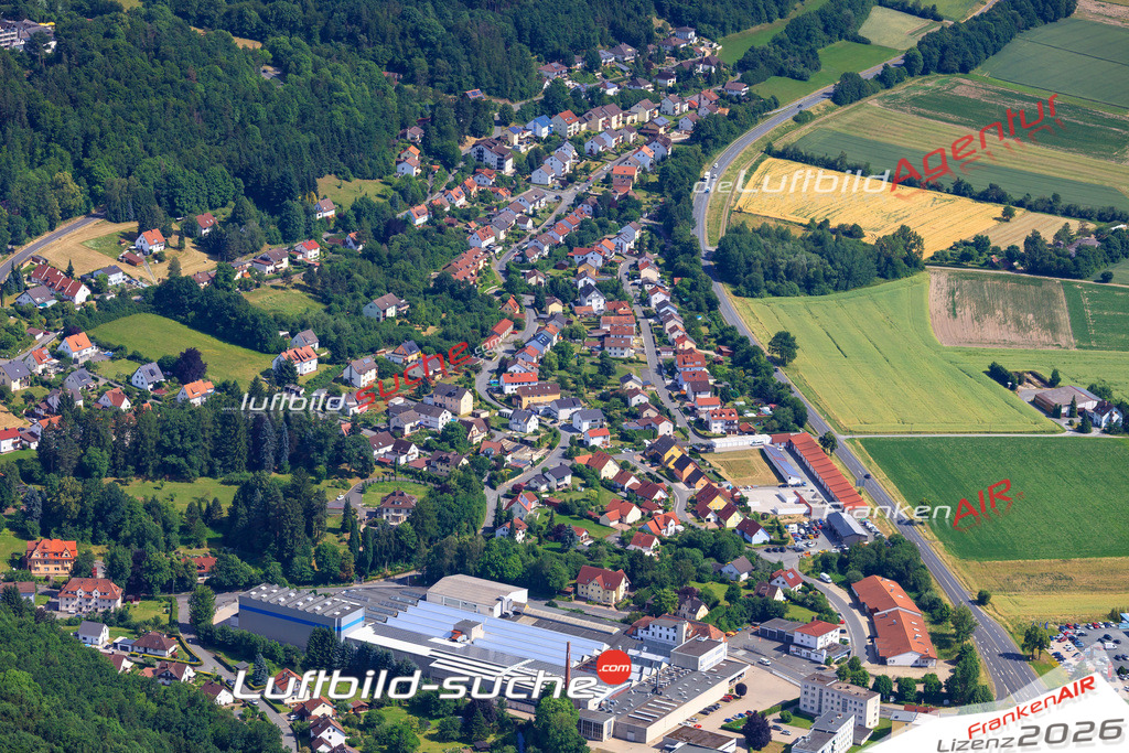 Die Luftaufnahme der Stadt Wirsberg wurde 2017 vom Flugzeug heraus erstellt ( keine Drohne )- hohe Auflösung für beste Qualität
