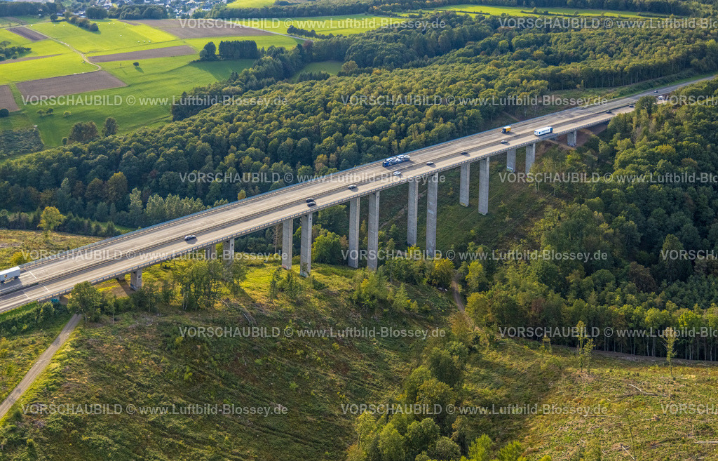 Freudenberg230913149Bueschergrund | Luftbild, marode Autobahnbrücke Talbrücke Büschergrund der Autobahn A45 Sauerlandlinie, geplanter Abriss und Neubau, Büschergrund, Freudenberg, Sauerland, Nordrhein-Westfalen, Deutschland