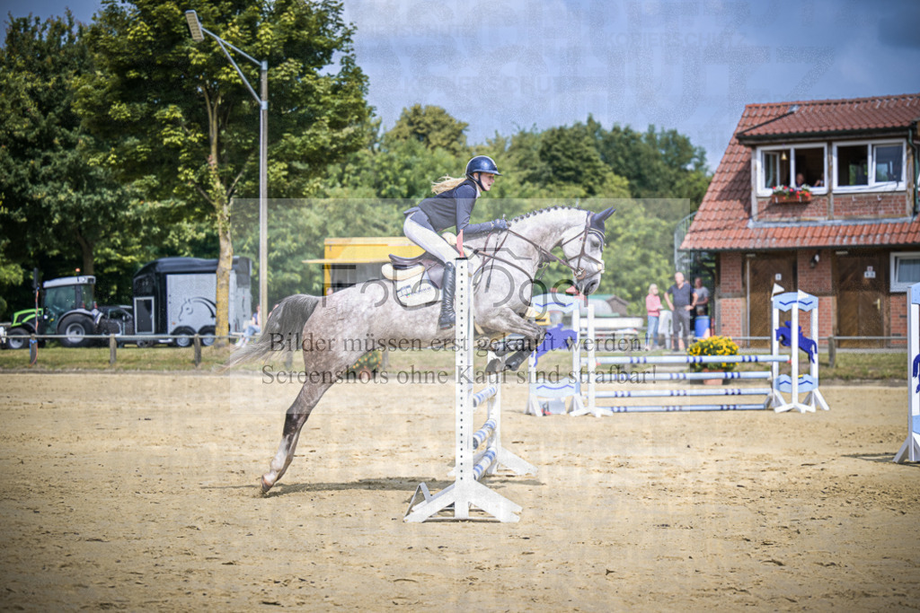 DOS_4783 | Entdecke hochwertige Reitturnierfotos von Foto Oger. Professionell, emotional und authentisch – jetzt Lieblingsmomente im Shop bestellen.Deutschlandweite Turnierfotografie. - Realisiert mit Pictrs.com