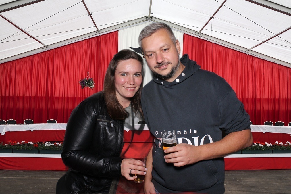 top-top.de 240928-114 | Foto, Video, Fotografie, Videografie, Fotobox, DJ, Discjockey, Musik, Musikbox, Veranstaltung, Photobooth, Amazon, Ebay, Buchtipp, Bestseller, Autor, Verlag, Buch, Wesel, Hamminkeln, NRW, Dinslaken, Rees, Drohne, Hochzeit, Party, Fotobox, Wesel, Fotograf