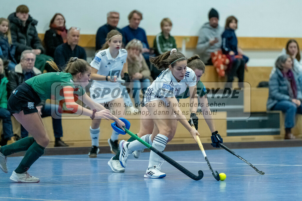 HK_20240113_107902 | 1. Bundesliga Damen Düsseldorfer HC - Club Raffelberg am 13.1.2024 DHC Halle, Düsseldorf , Clara Ycart ( Düsseldorfer HC #10 )