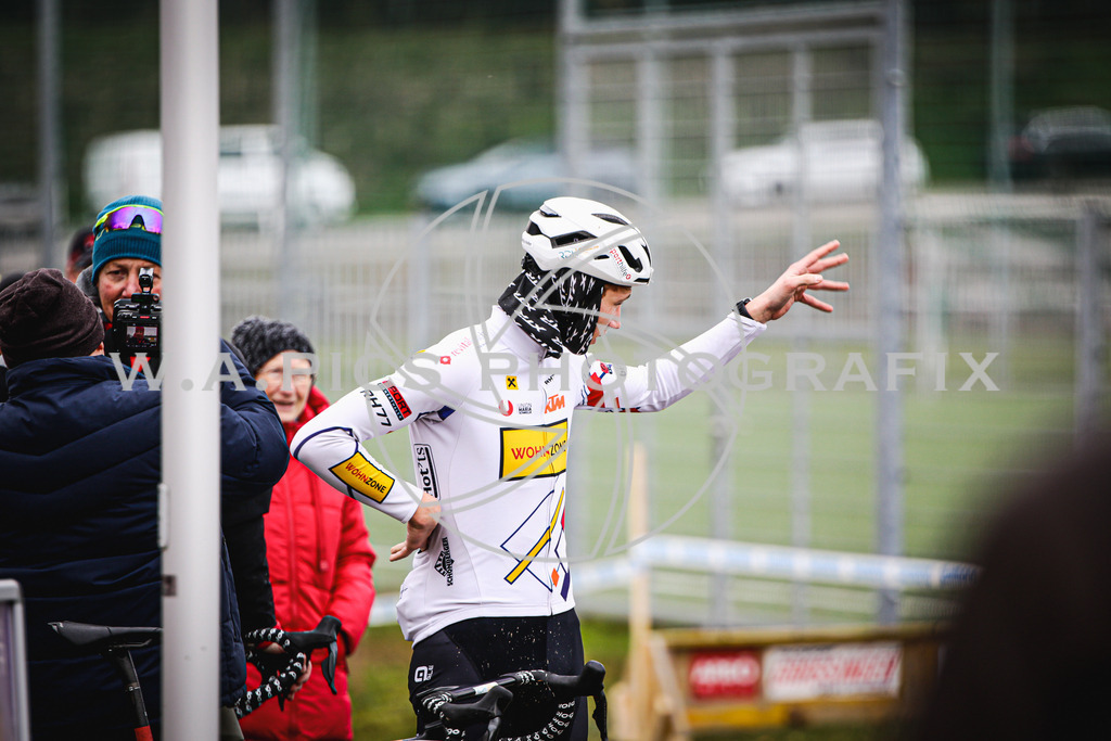 ..... | AUSTRIA, 24.11.24, 3.Radquerfeldein GP um das Sportzentrum Gunskirchen Image shows: Photo: Wapics / Andreas Willdoner