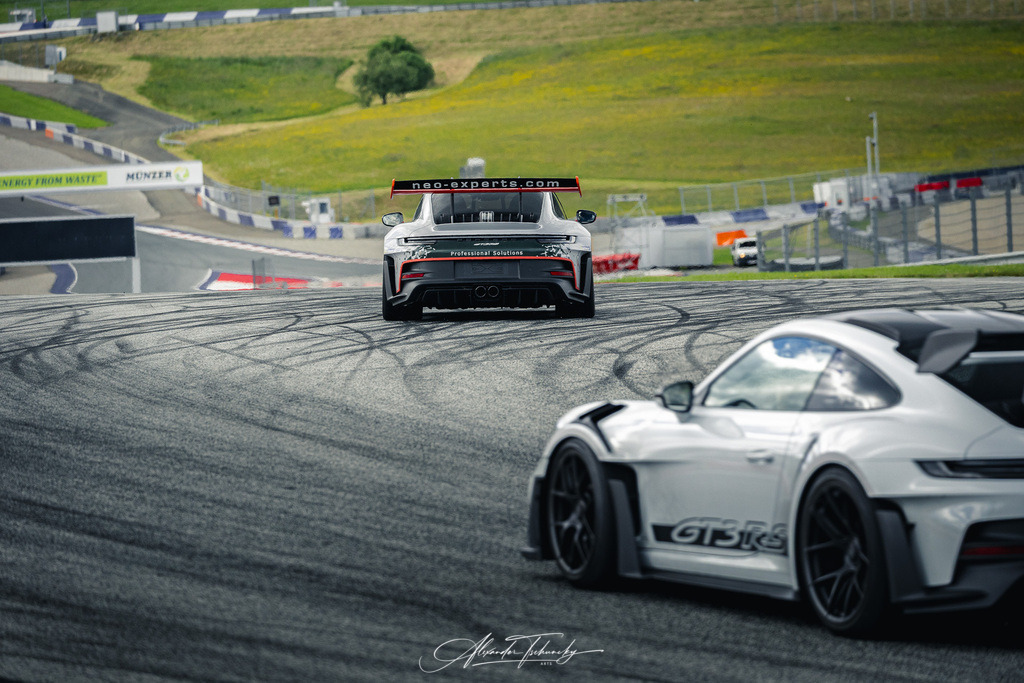 R6PZ2595 _Alexander Tschuncky | Entdecken Sie die faszinierende Welt von Alexander Tschuncky Arts: Kreative Fotografie, atemberaubende Automobilkunst und hochwertiger Bilderdruck. Lassen Sie sich inspirieren! - Realisiert mit Pictrs.com