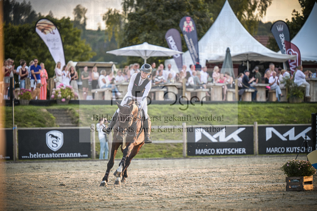 DOS_1729 | Entdecke hochwertige Reitturnierfotos von Foto Oger. Professionell, emotional und authentisch – jetzt Lieblingsmomente im Shop bestellen.Deutschlandweite Turnierfotografie. - Realisiert mit Pictrs.com