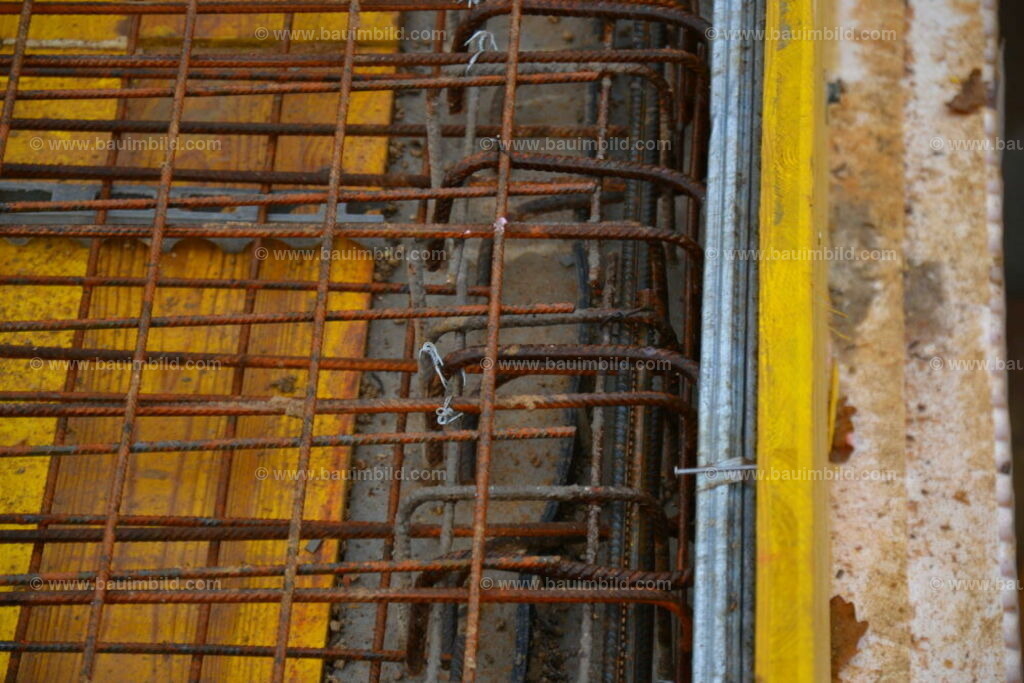 bib-lg04-betonarbeiten-0311 | Nach LV-Leistungsgruppen sortierte Detailfotos über den Bau eines Hauses. Alle Hausbau-Bilder direkt vom Urheber und Autor der Website Haus-Selber-Bauen.com