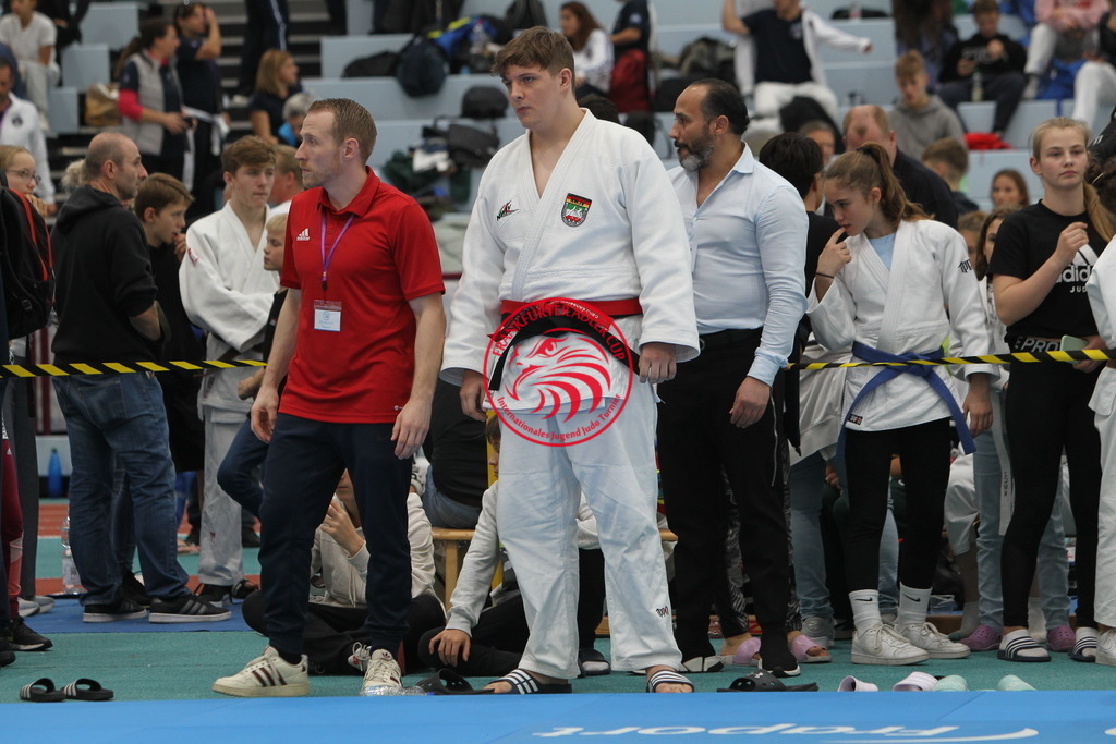 JT6F9324 | Fotos vom Adler Cup - Pictures from Adler Cup

Hier findet Ihr alle Eindrücke und großen Momente der Adler Cup Wochenenden. Here you will find all impressions and great moments of the Adler Cup weekends. - Realisiert mit Pictrs.com