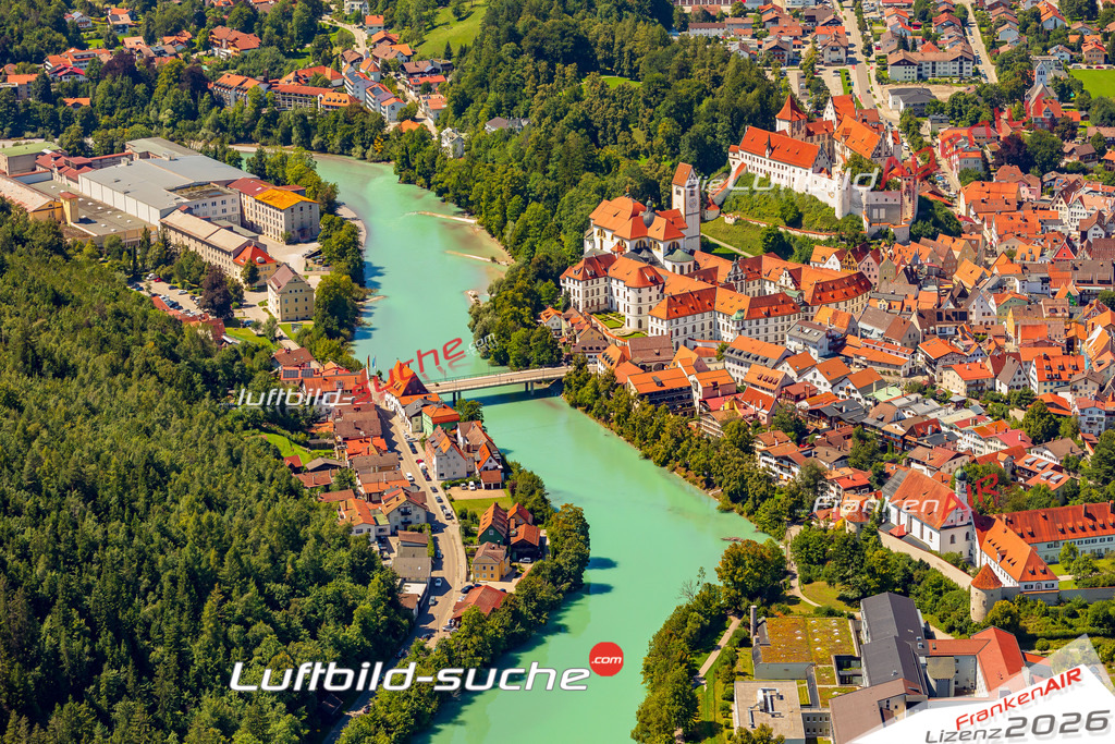 Luftaufnahme von  Füssen - Die Luftaufnahme wurde 2025 vom UL-Flugzeug heraus erstellt ( keine Drohne ) - Hochauflösende Luftaufnahme - für professionelle Ausdrucke geeignet. Die Geschenkidee !Mit Lizenz und Bildrechte bestellbar