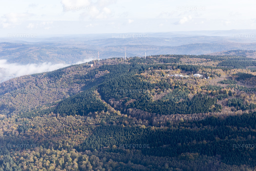 Luftbild: Königstuhl, Sendemasten im Ortsteil Königstuhl in Heidelberg im Bundesland Baden-Württemberg in Deutschland. Foto: IMG_104176.jpg vom 31.10.2017 durch Werner Riehm/FLY-FOTO.de