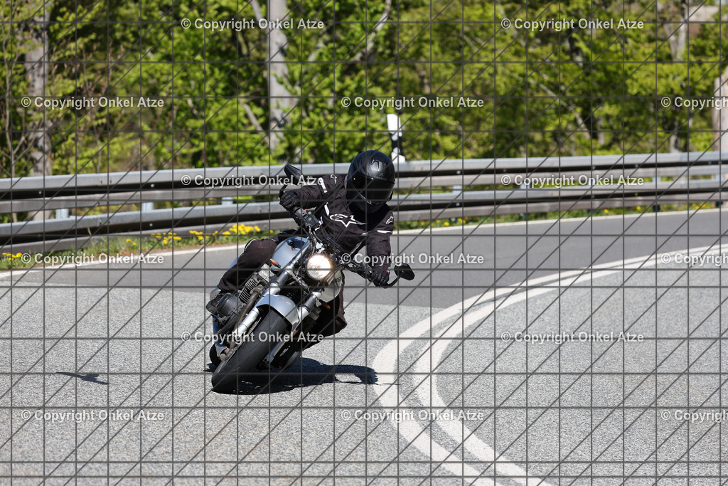 IMG_8376 | Fotograf am Kyffhäuser. Onkel Atze. Kyffhäuser Rennstrecke. Café36. Motorsportfotografie. - Realisiert mit Pictrs.com