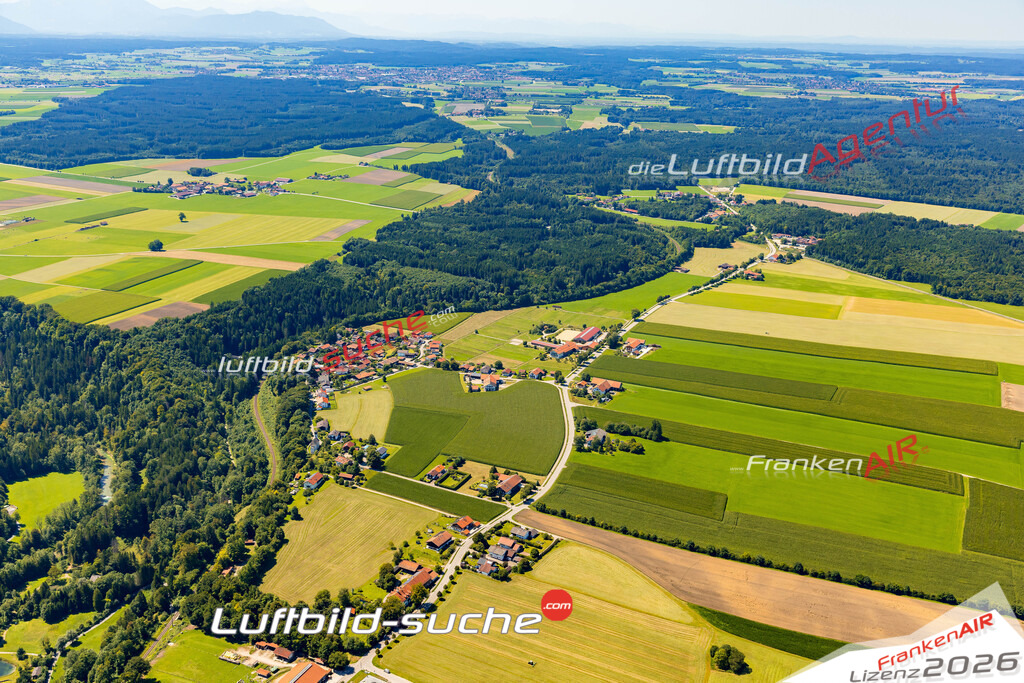 Schrägluftbild  Grub  Valley - Das Luftbild wurde 2025 vom UL-Flugzeug heraus erstellt ( keine Drohne ) - Hochauflösende Luftaufnahme -Nicht vergleichbar mit Google Maps oder Satelittenbilder- Die Geschenkidee !Mit Lizenz und Bildrechte bestellbar