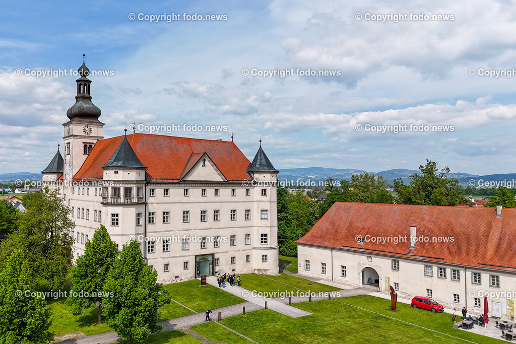 Hartheim_ Lern- und Gedenkschloss_ 07.05.2025-37 | 07.05.2025, Hartheim, AUT, Lern- und Gedenkort, Schloss Hartheim, im Bild Schloss Hartheim, Toetungsanstalt der Nazionalsozialisten waehrend des 2. Weltkrieg, NS-Zeit, Holocaust, Euthanasie, Psychiatrie, Gedenkstaette, KZ-Haeftlinge, Menschen mit Behinderung, Verbrechen, Weg der Vielfalt, gegen Vergessen