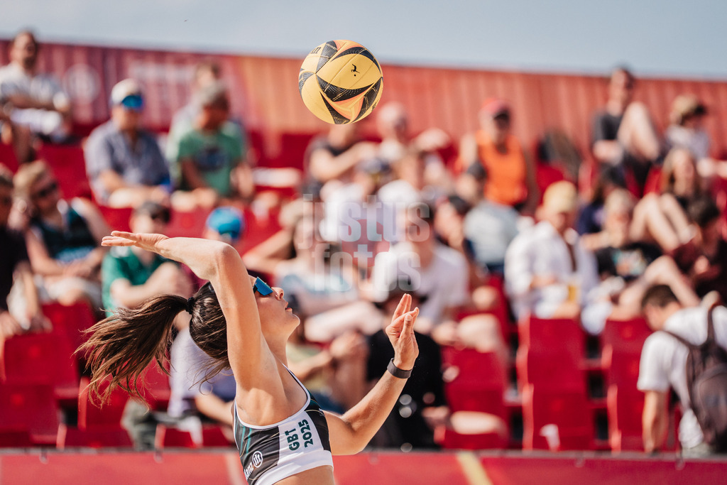 Beachvolleyball | Frauen | Allianz German Beach Tour 2025 | Tourstop Bremen | 13.06.2025 | Sophia Neuss beim Angriff