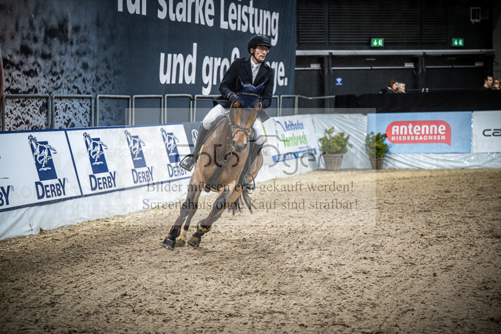 DOS_0233 | Entdecke hochwertige Reitturnierfotos von Foto Oger. Professionell, emotional und authentisch – jetzt Lieblingsmomente im Shop bestellen.Deutschlandweite Turnierfotografie. - Realisiert mit Pictrs.com