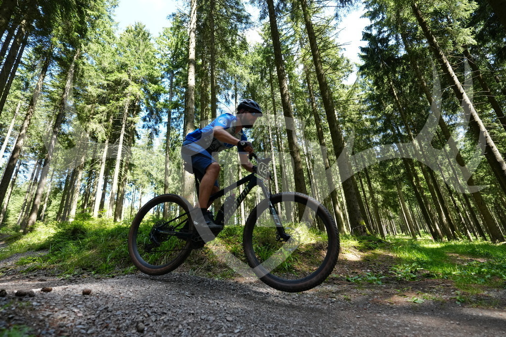 FC100981 | Fotogalerie der Treibjagd im Dunkelwald - Dein MTB Etappenrennen im Erzgebirge - Realisiert mit Pictrs.com