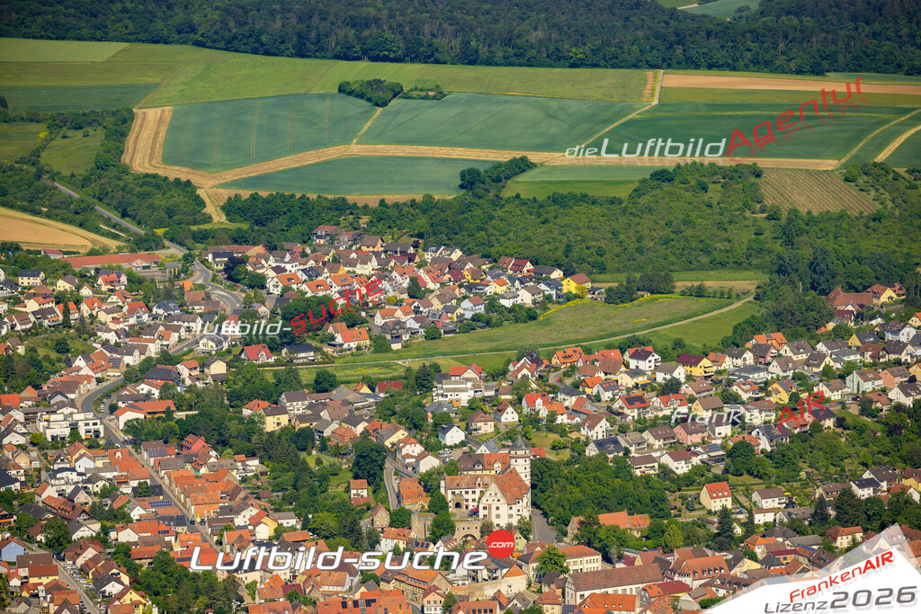 Das Luftbild zeigt  Rimpar - Die Luftaufnahme wurde 2023 vom UL-Flugzeug aus erstellt ( keine Drohne ) - Hochauflösende Luftaufnahme - Für grossformatige Ausdrucke geeignet. Die Geschenkidee !Mit Lizenz und Bildrechte bestellbar
