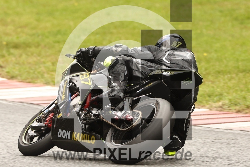 0087-20250908_11561 | Schöne Erinnerungen an spannende Momente - das festzuhalten ist unser Job. PIXELrace.de ist seit 2003 auf den Rennstrecken Europas unterwegs um die Action draußen beim Fahren und die wunderbare Stimmung imm Fahrerlager für euch einzufangen.