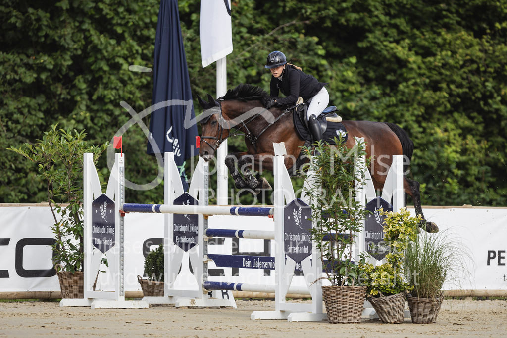 250713_BHO_M1-Spr-304 | Deine schönsten Turniermomente als professionelle Fotos! Entdecke hochwertige Pferdesport-Fotografie im Online-Shop. Jetzt Fotos finden & bestellen!