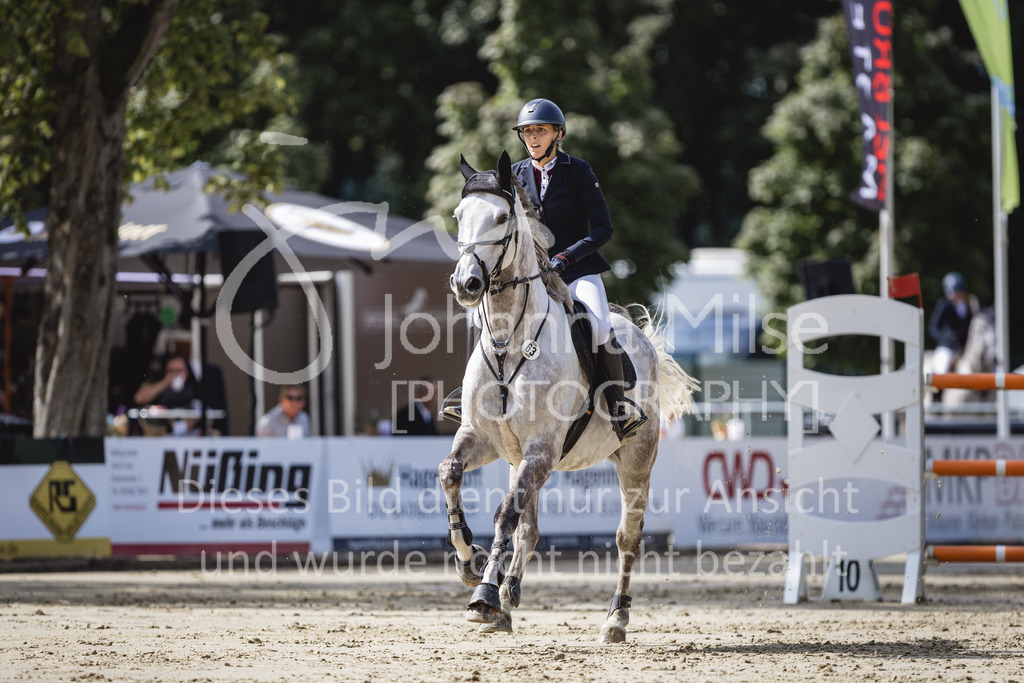 230826_Delbrueck_Youngster-M-530 | Deine schönsten Turniermomente als professionelle Fotos! Entdecke hochwertige Pferdesport-Fotografie im Online-Shop. Jetzt Fotos finden & bestellen!