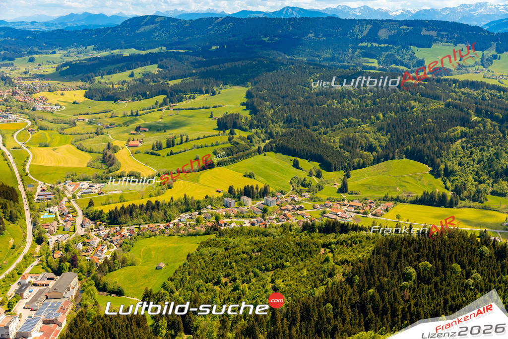 Das Luftbild zeigt : Seltmans Weitnau - Die Luftaufnahme wurde 2024 vom UL-Flugzeug aus erstellt ( keine Drohne ) - Hochauflösende Luftaufnahme - Für grossformatige Ausdrucke geeignet. Die Geschenkidee !Mit Lizenz und Bildrechte bestellbar
