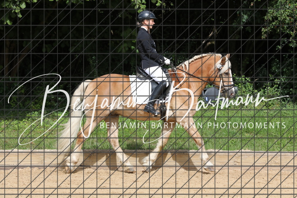 AZ2A2186 | Benjamin Bartmann Photomoments