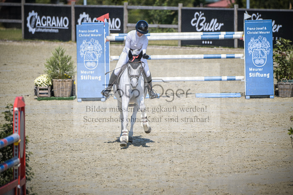 DOS_2345 | Entdecke hochwertige Reitturnierfotos von Foto Oger. Professionell, emotional und authentisch – jetzt Lieblingsmomente im Shop bestellen.Deutschlandweite Turnierfotografie. - Realisiert mit Pictrs.com