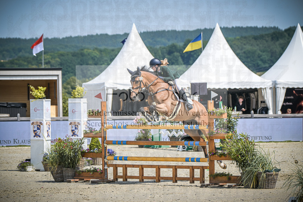 DOS_2437 | Entdecke hochwertige Reitturnierfotos von Foto Oger. Professionell, emotional und authentisch – jetzt Lieblingsmomente im Shop bestellen.Deutschlandweite Turnierfotografie. - Realisiert mit Pictrs.com