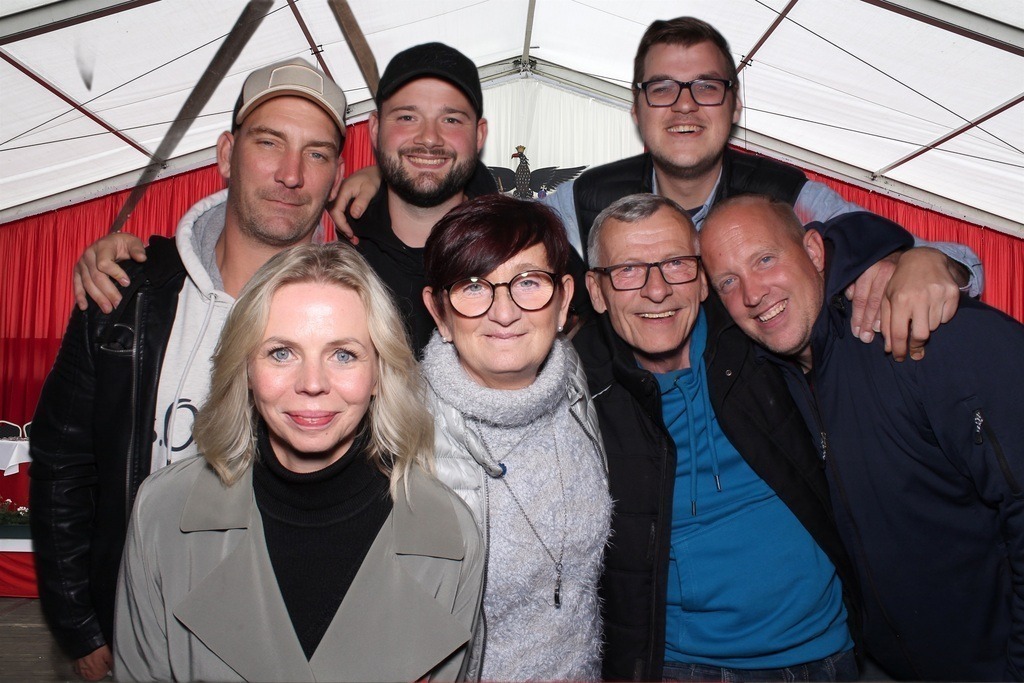 top-top.de 240928-177 | Foto, Video, Fotografie, Videografie, Fotobox, DJ, Discjockey, Musik, Musikbox, Veranstaltung, Photobooth, Amazon, Ebay, Buchtipp, Bestseller, Autor, Verlag, Buch, Wesel, Hamminkeln, NRW, Dinslaken, Rees, Drohne, Hochzeit, Party, Fotobox, Wesel, Fotograf