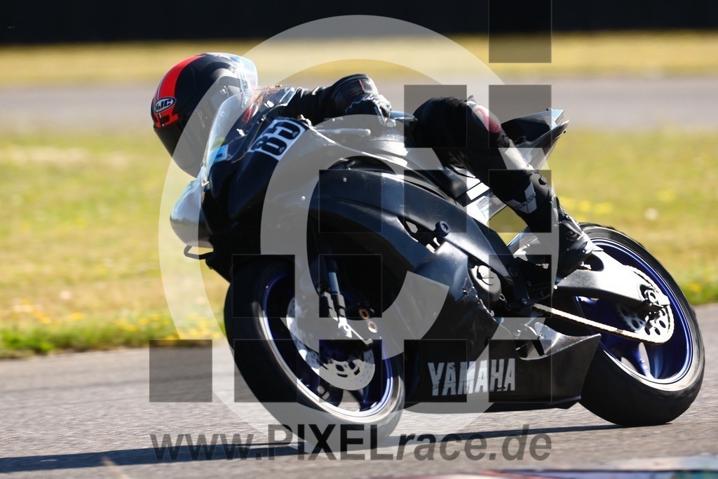 0085-20250530_00121 | Schöne Erinnerungen an spannende Momente - das festzuhalten ist unser Job. PIXELrace.de ist seit 2003 auf den Rennstrecken Europas unterwegs um die Action draußen beim Fahren und die wunderbare Stimmung imm Fahrerlager für euch einzufangen.