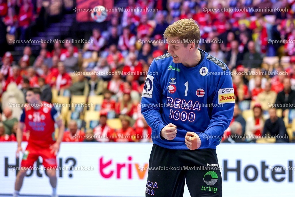 EHF26012601003 | 26.01.2026, Handball, Men's EHF EURO 2026, Norwegen - Portugal, Jyske Bank Boxen in Herning, Dänemark, Main Round:  Robin Paulsen Haug (Norway #01) jubelnd