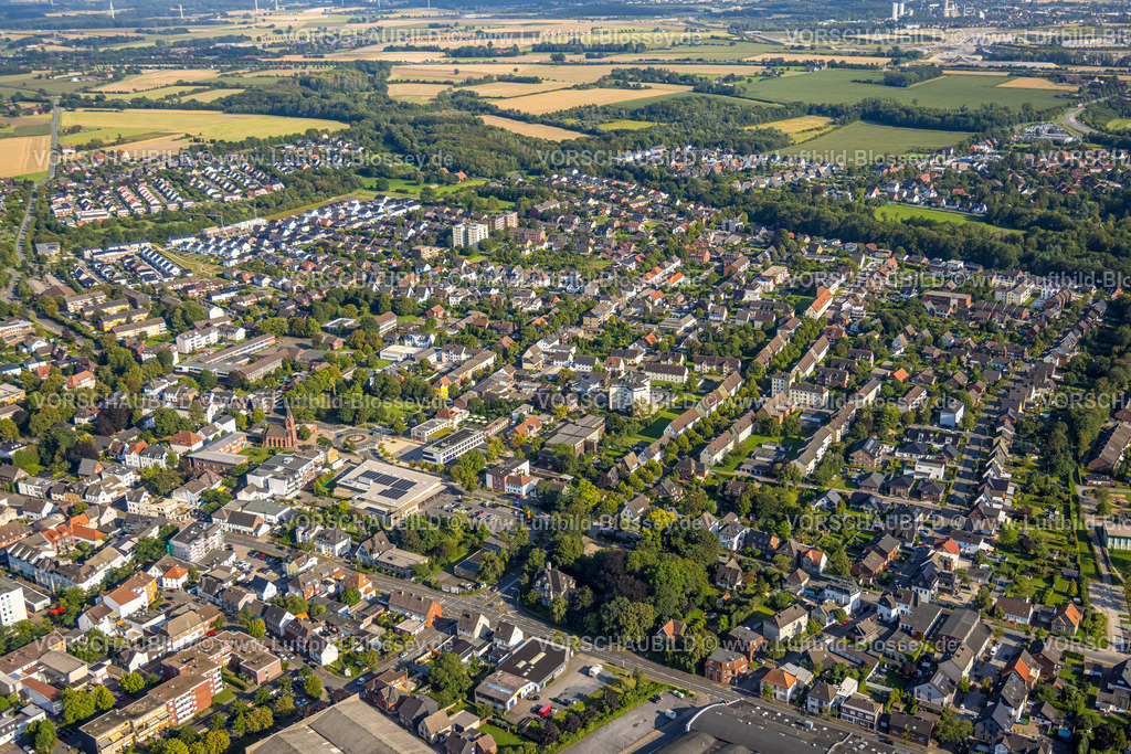 Beckum230805776Neubeckum | Luftbild, Stadtansicht mit evang. Christuskirche, Neubeckum, Beckum, Münsterland, Nordrhein-Westfalen, Deutschland