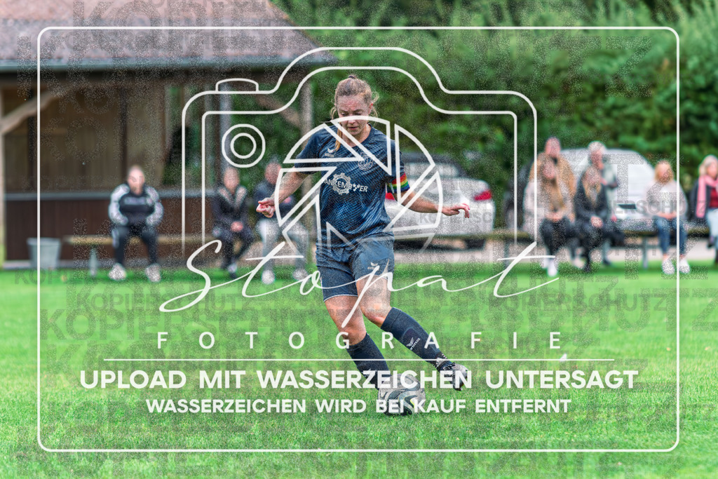 SFBSGF-1020 | Maxime Wachs (SF Bispingen #07) beim Damen Kreisliga HK/CE Spiel zwischen Sportfreunde Bispingen und SG Fulde im Sportplatz Steinbeck/Luhe, Bispingen (Simon Paul Stopat) - Realisiert mit Pictrs.com
