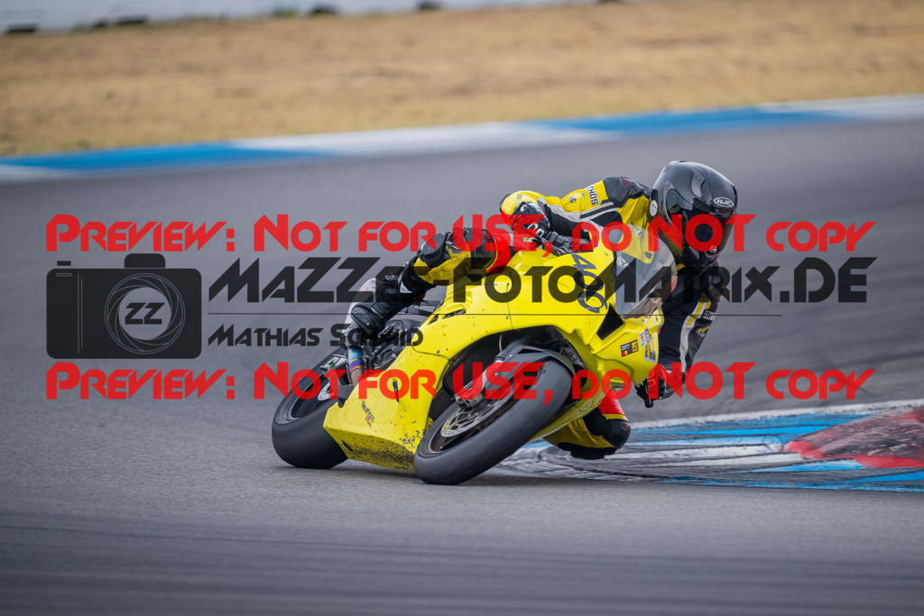 MaZZes-Fotomatrix-20260809-580617 | R1