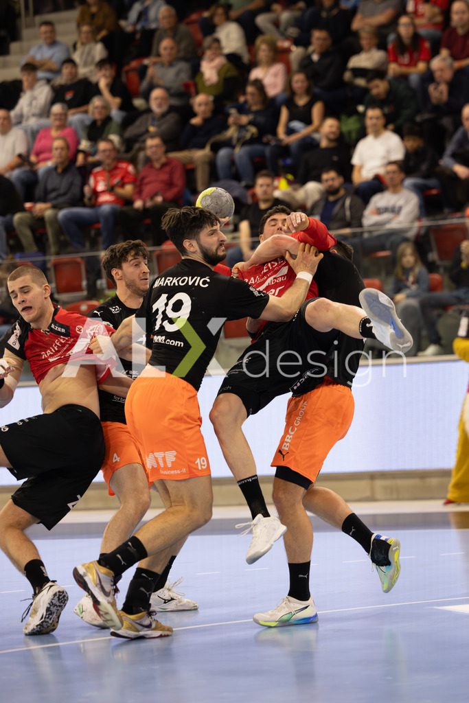 Handballen I Herren I Saison 2025-2026 I Quickline Handball League 2026 | Men I 18. Spieltag I Pfade Winterthur - Kadetten Schaffhausen I 20.12.2025 | 24 Mehdi Ben Romdhane (Pfadi Winterthur) – Rückraum mitte - Realisiert mit Pictrs.com