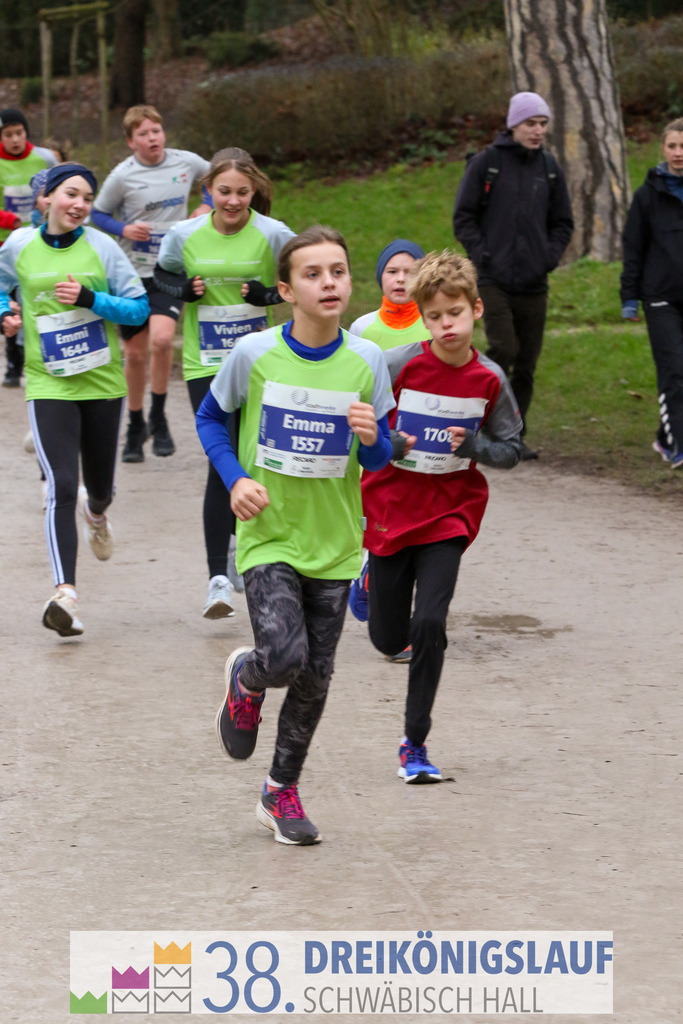 1700m Stadtwerke Jugendlauf | 3 Koenigslauf 2024 1700m Stadtwerke Jugendlauf - Realisiert mit Pictrs.com