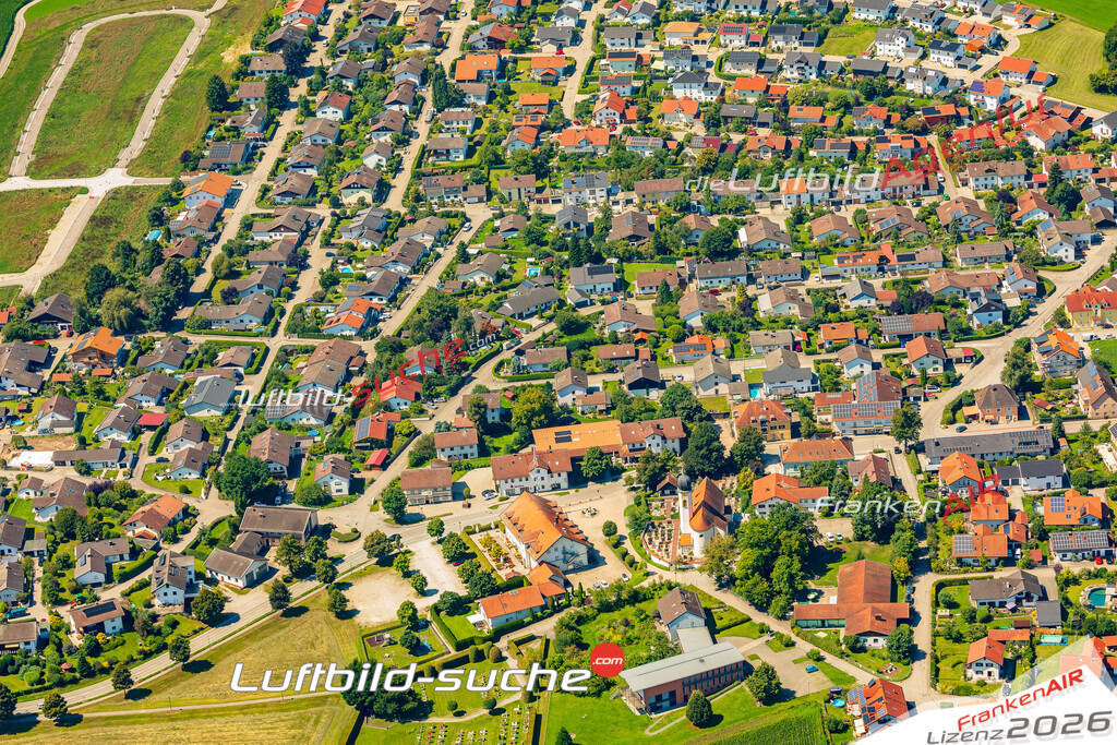 Luftaufnahme der Stadt Pfaffing - Die Luftaufnahme wurde 2025 vom UL-Flugzeug heraus erstellt ( keine Drohne ) - Hochauflösende Luftaufnahme - für professionelle Ausdrucke geeignet. Die Geschenkidee !Mit Lizenz und Bildrechte bestellbar