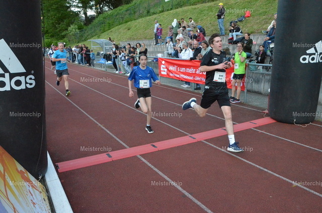 19-33-23_ | Meisterchip Fotoshop - Realisiert mit Pictrs.com