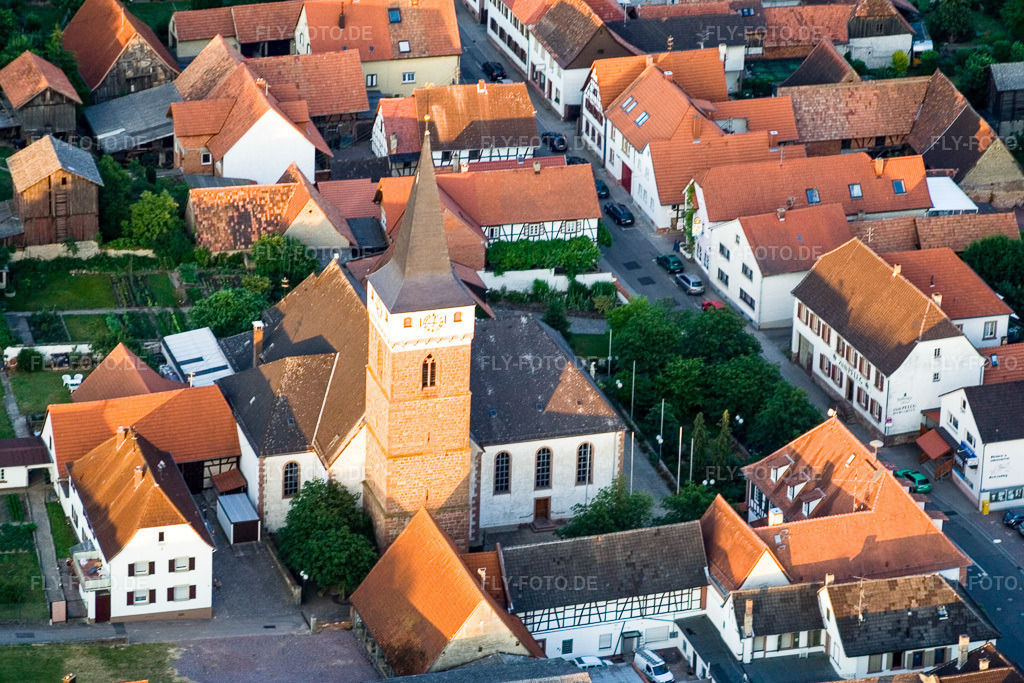 Luftbild: Kirche im Ortsteil Schaidt in Wörth im Bundesland Rheinland-Pfalz in Deutschland. Foto: IMG_3187.jpg vom 30.06.2006 durch Werner Riehm/FLY-FOTO.de