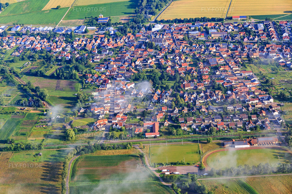 Luftbild: Dorfansicht am Viehstrich aus Süden in Steinfeld im Bundesland Rheinland-Pfalz in Deutschland. Foto: IMG_089965.jpg vom 26.06.2016 durch Werner Riehm/FLY-FOTO.de
