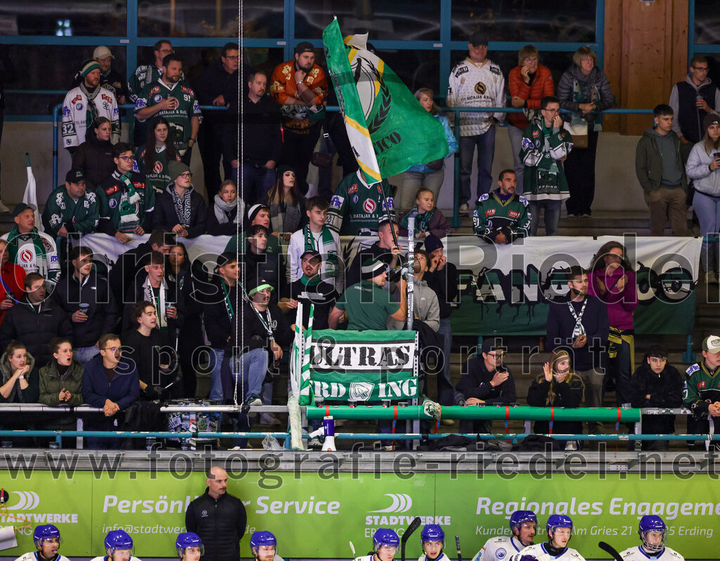 2025-09-26_089_TSV_Erding_gegen_SC_Riessersee | Erding, Deutschland, 26.09.2025:Eishockey, Oberliga Süd 2025 / 2026, 3. Spieltag, TSV Erding gegen SC Riessersee, Endergebnis: 3:5Foto: Christian Riedel / fotografie-riedel.net