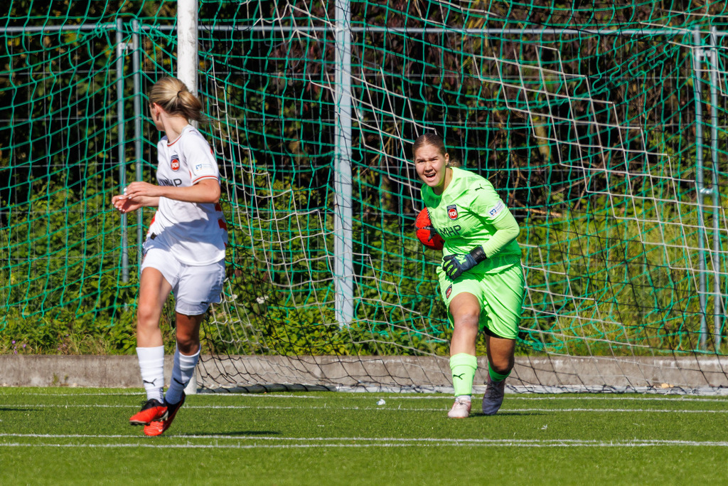 FCHHÜT_251003_3907 | 1.FC Heidenheim 1846 II vs. TSV Hüttlingen, Fußball, Frauen, Bezirkspokal, 2025/2026, 1.Runde, 03.10.2025 in Mergelstetten, Sportplatz 2(Foto: Michael Bulling) - Realisiert mit Pictrs.com