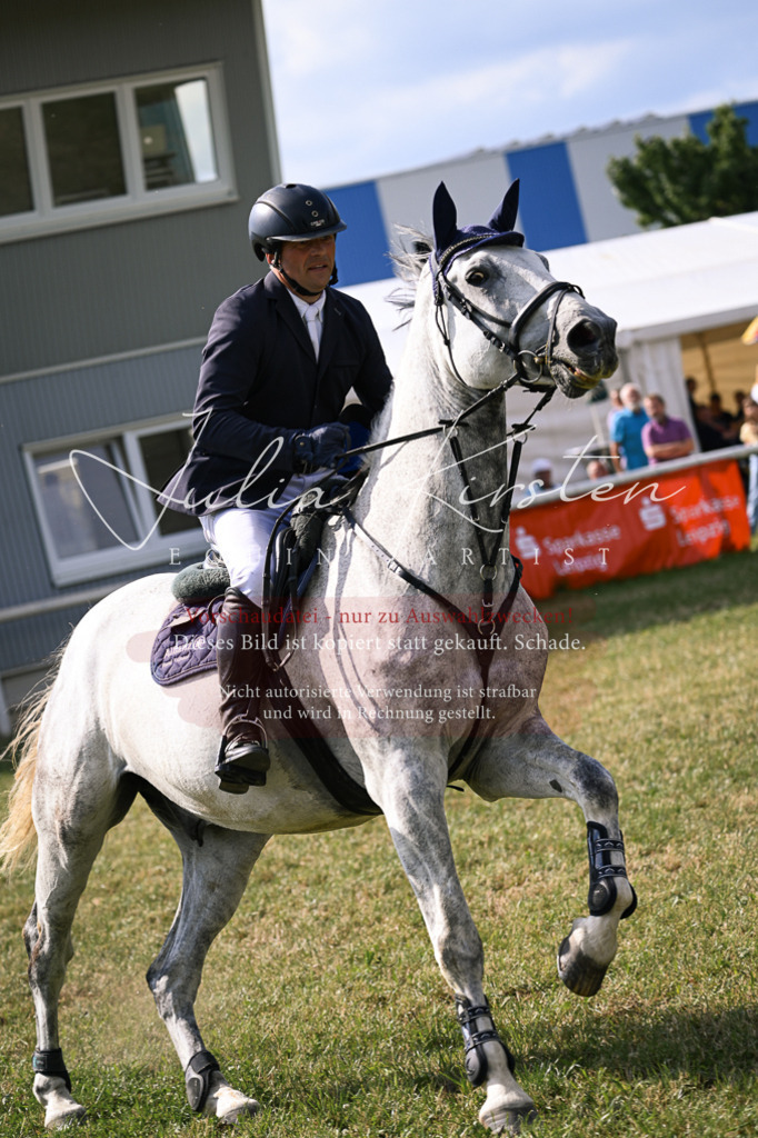 DSC_1041 | Pferde- und Turnierfotografie in Westsachsen. Pferdeportraits, Auftragszeichnungen und intuitive Kunst.