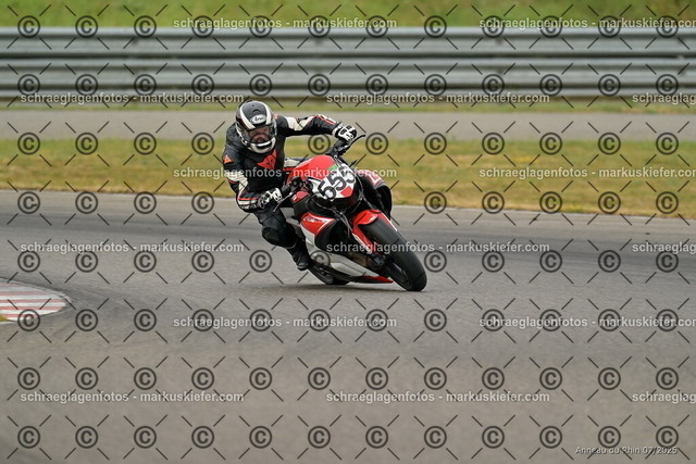 25bt05-0540 | markuskiefer.com - Realisiert mit Pictrs.com
